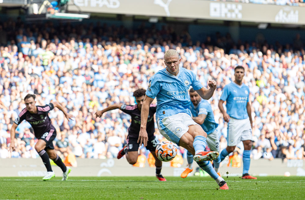 助裁判做出 助裁判做出