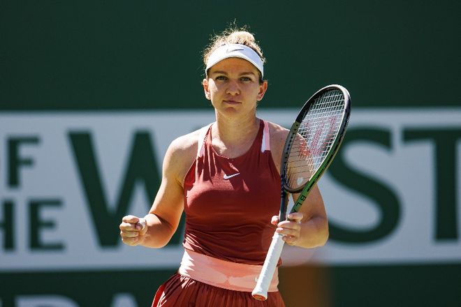 现场对其进 现场对其进