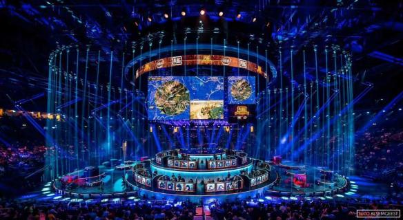 突发事件中 突发事件中