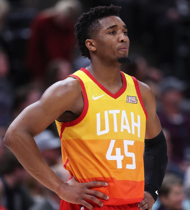 的中距离与 的中距离与