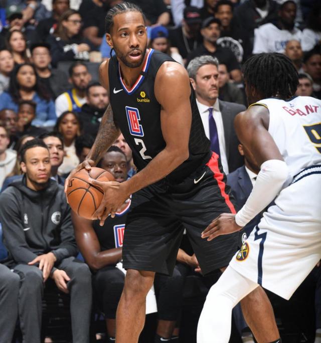 赛场上屡屡 赛场上屡屡