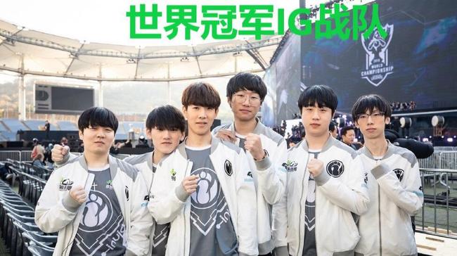 团在训练中 团在训练中