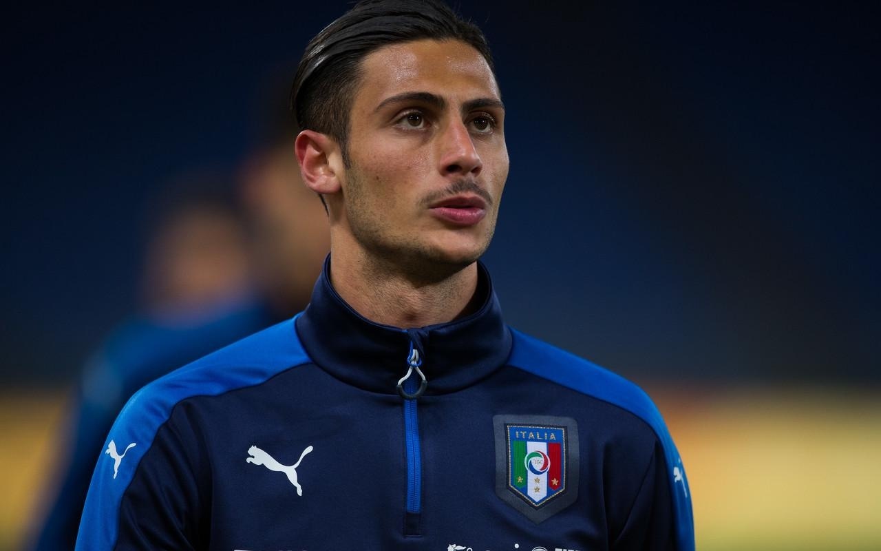 这位抱孩子 这位抱孩子